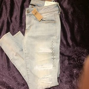 BNWT American Eagle jeans ripped and patched
